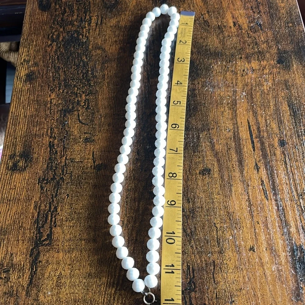 White Faceted Bead Vintage Beaded Necklace
